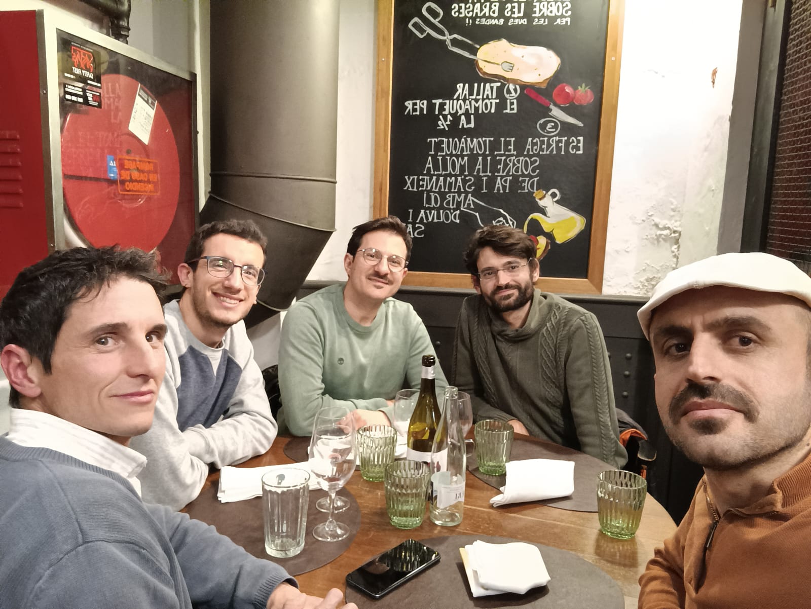 Chilling out with twisting dudes in Barcellons (2025). From left: Ignasi, rafa, Me, David and Hoshang.