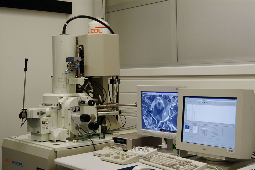 Microscopie Electronique à Balayage (MEB) - Institut de physique
